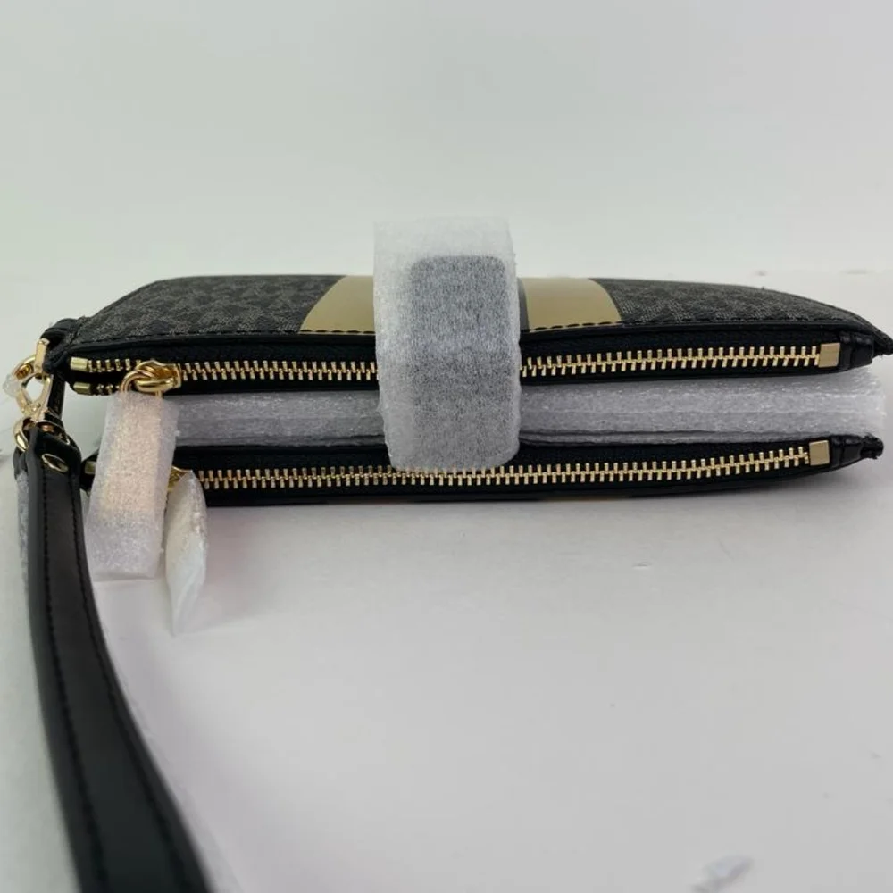 Michael Michael Kors jet Set Wristlet - Picture 5 of 5